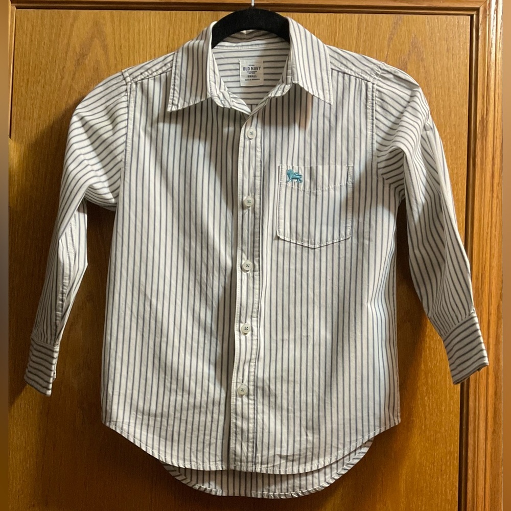 Old Navy Boy’s Kids White, Grey, Aqua Button Down Long Sleeve Lightweight Shirt.